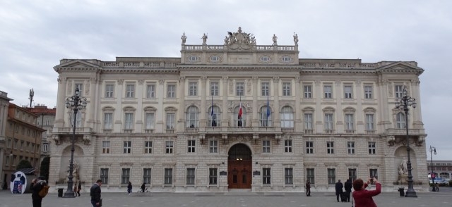 1F4215BC-E0BE-4C8B-86F9-9D2A2AB08059