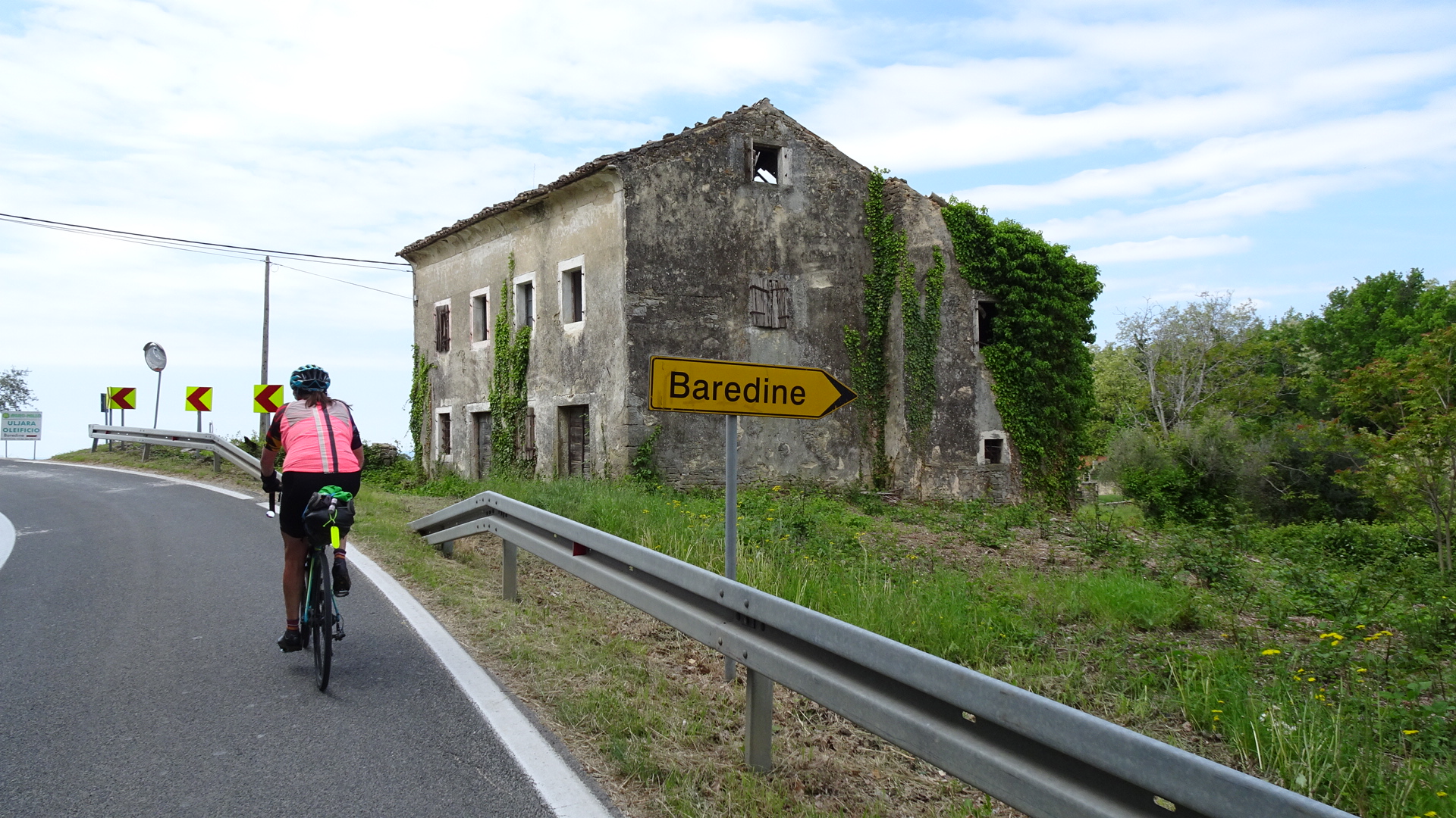 20F43772-BCA6-4ECB-9607-BA93E41B2980