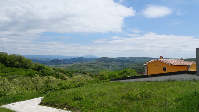 25CA1BE0-E00D-4F92-B2C7-2FDBA46C9AD1