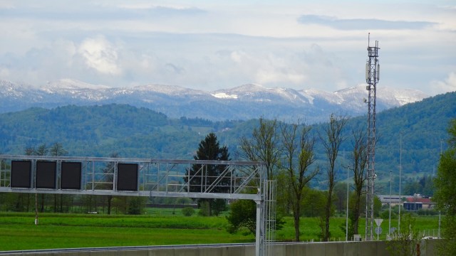 29E9AA99-D5D9-4723-AAEC-30DC3836D8D7