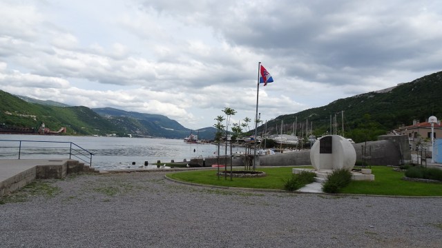 2AF7EE88-8A7D-490C-8D46-9EBCBED4A379