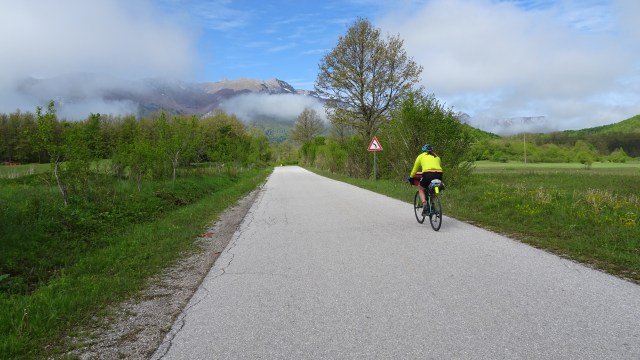 32601299-881D-4B05-89A5-8A9D78CE63B5