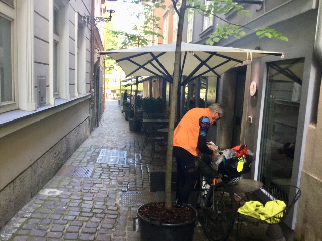 3ADB6D81-232A-4BA7-B72C-D46F6212CBDF