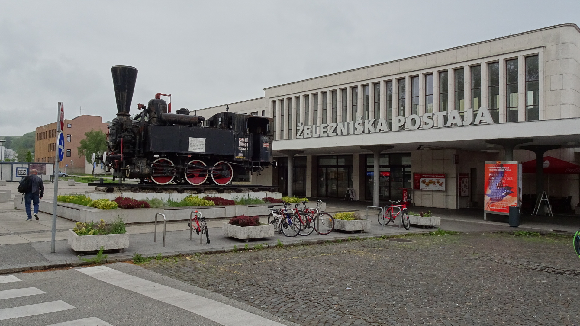 3FEA9DA2-FA7F-45FD-A8AF-BD4744A7DF41