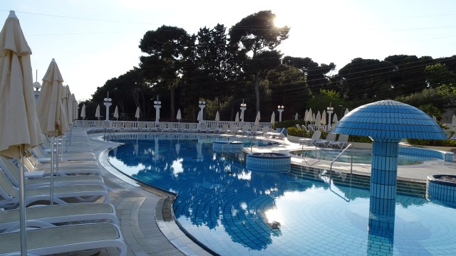 4B0B5C27-6DE4-4B2D-987A-74101B45B3E3