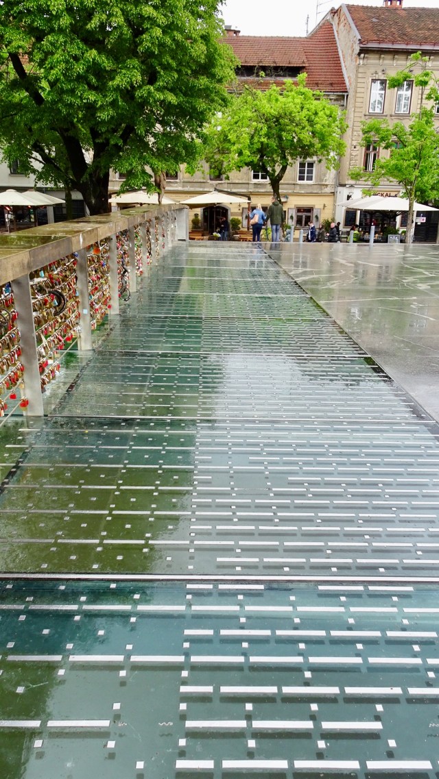 68140171-F4E6-4D48-8338-9797C696705B