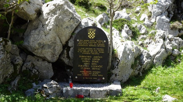 72265E1B-BE6E-47EB-8D4D-7E9DD7869393