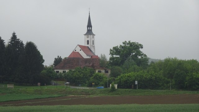 7AF8C758-E4B3-492F-A963-821EFA054DED