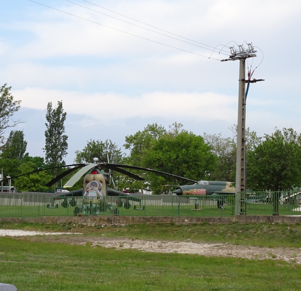 7E4EE76F-7695-44DC-9FF5-162AE40DA3F0