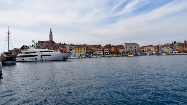 93BABA59-443B-49F5-9AA4-705CC99DFF30