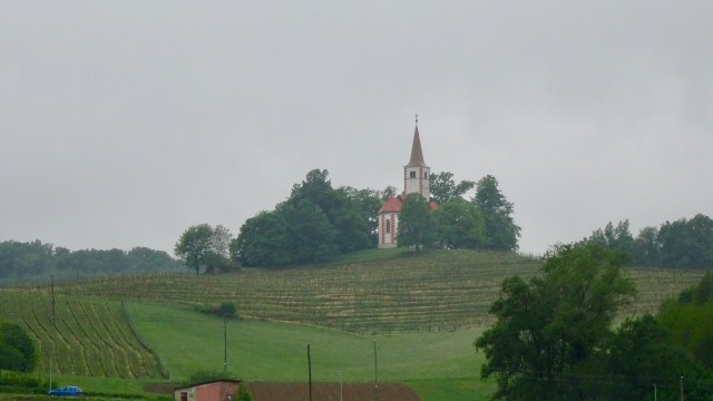 98B92FF2-1AD8-410E-9F76-72049E82BF04