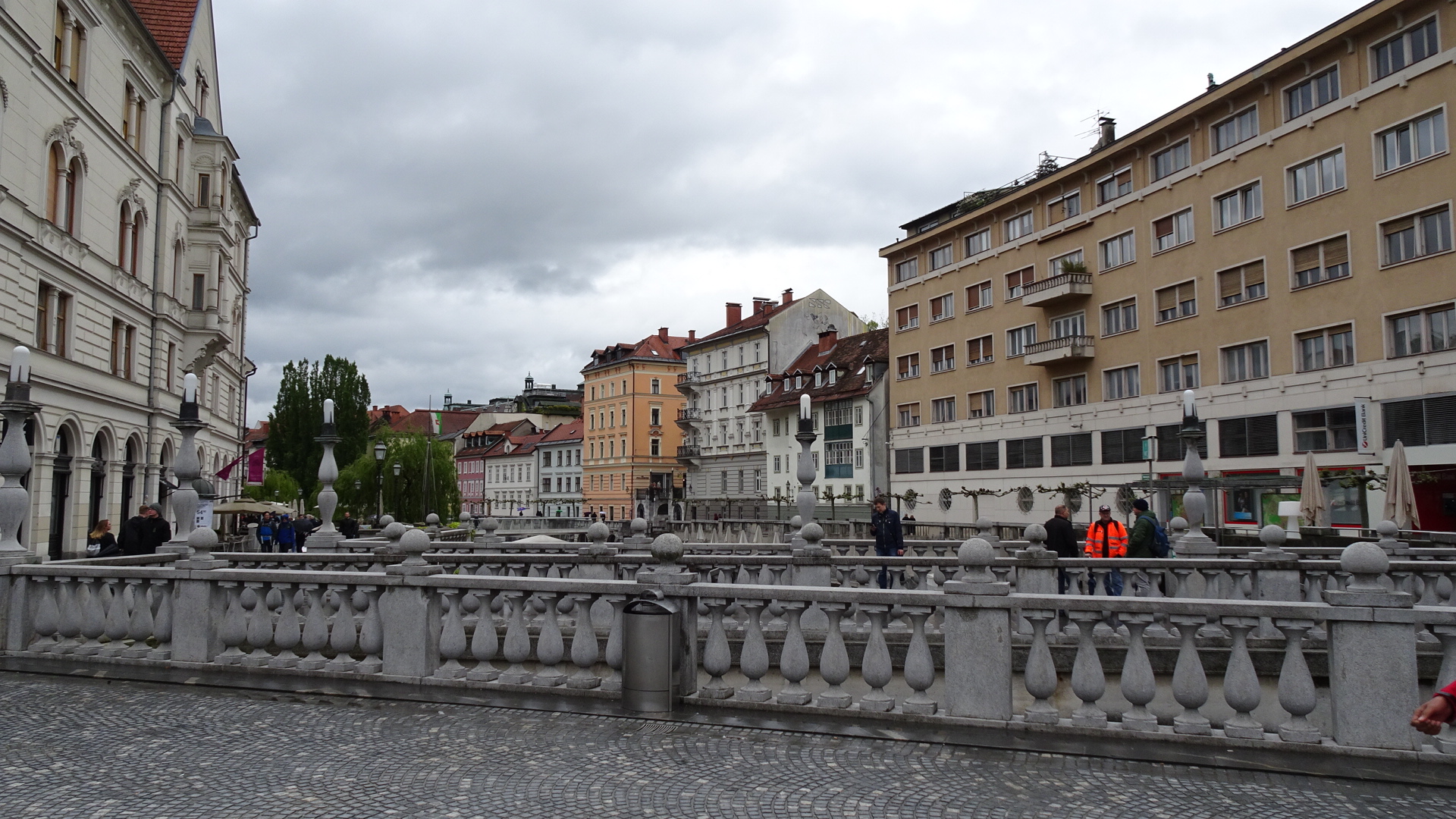 9D619C57-849F-4D06-8AD8-DB2A746B20A5