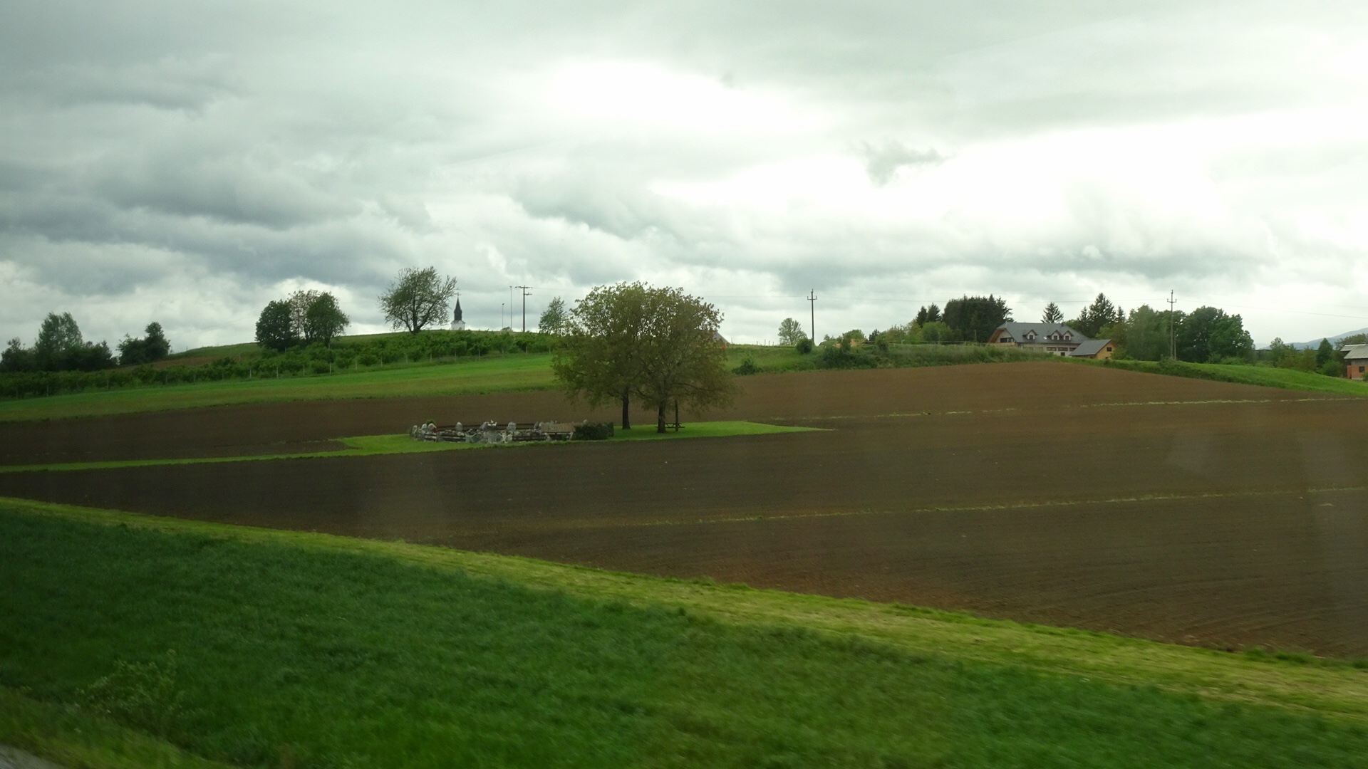 9E311EF8-3722-4D00-A47C-6BB7AFE7CFC6