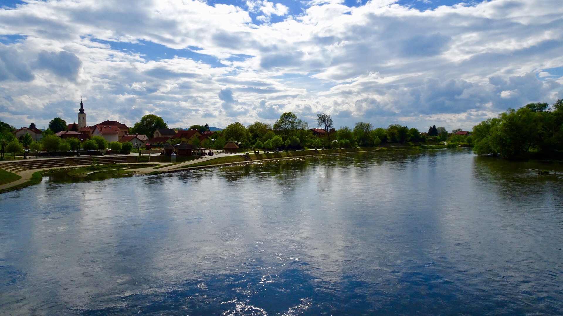 9F35592B-45A6-4732-890A-8C74ED1E94FE