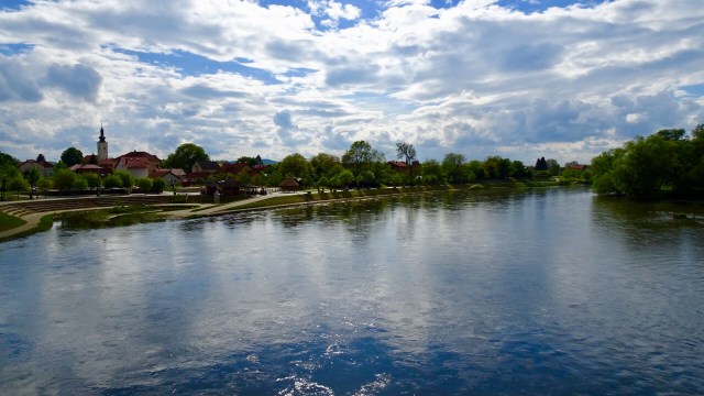 9F35592B-45A6-4732-890A-8C74ED1E94FE