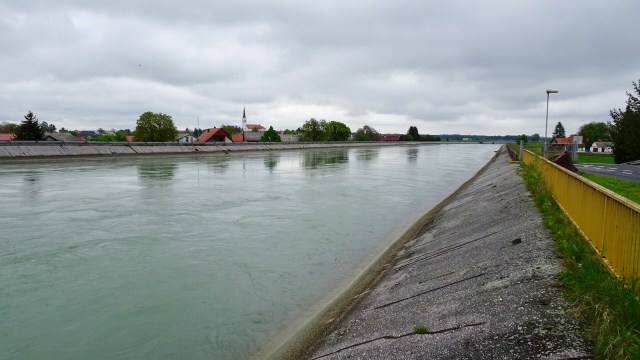 A9889C87-D200-4899-8C0C-F3BD62754475