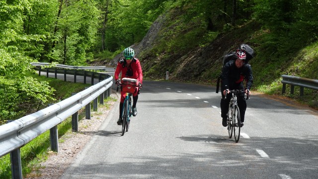 ABACAFE5-9865-4474-8E71-4292E86249D0