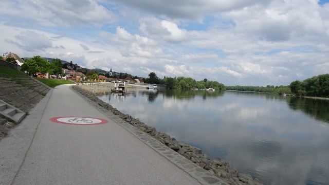 AD777181-3D69-4034-8CDD-BCDBD1BD2540