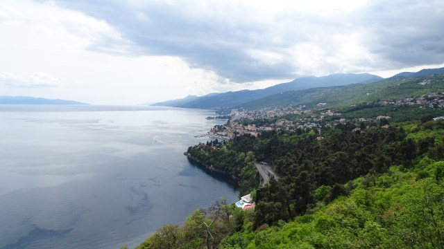 B1BC7791-67C0-4D1A-85A0-5BF89395E6D1