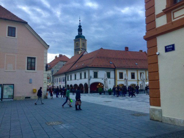 BCDE16B1-894D-4B8E-B7F7-F8546D3355BA