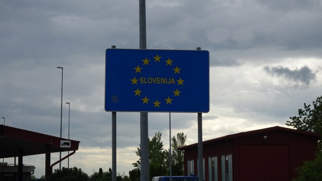 BF05753C-1E02-4E5B-9272-F71357B36A8C