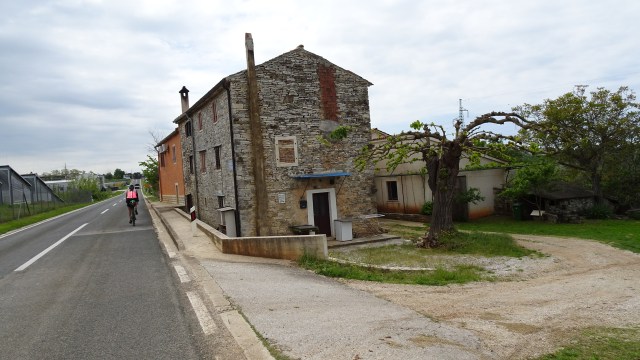 C8E24718-6C06-4E07-9E77-B101EB4B20AE