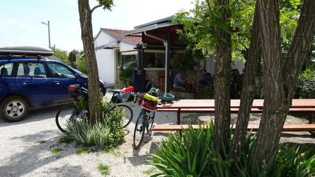 CB91C494-11DB-457F-8ED3-24455909B1BD