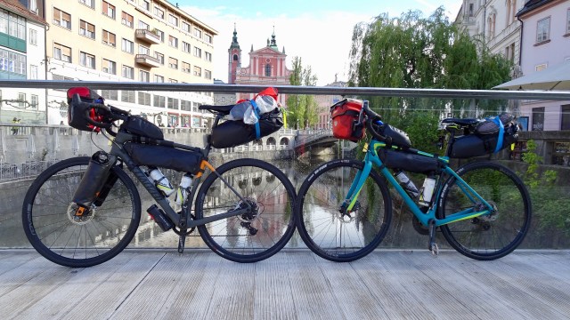 ED4A2BDB-0DA1-4A26-8DFE-8CC19F31F309