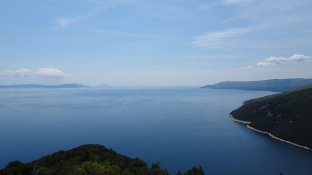 FDFFA6F5-517D-4A5F-92B9-5F9DCE66D9D7