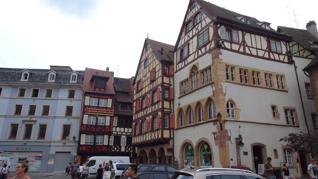 77AE56B9-A4F7-4EE3-B776-083AF3A7273D