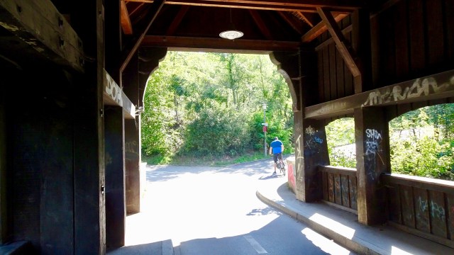 9A7DE59A-30AA-4CBA-A672-FD29F05F300F