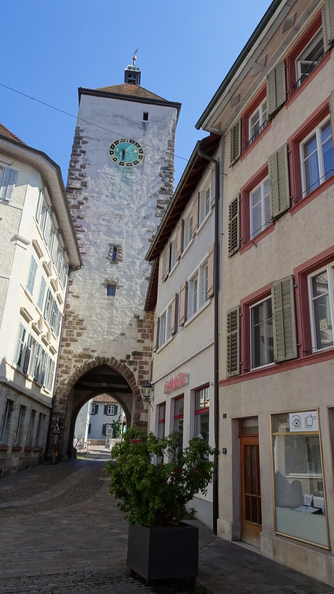 F4E73962-B246-430D-99A3-22767FFD3448