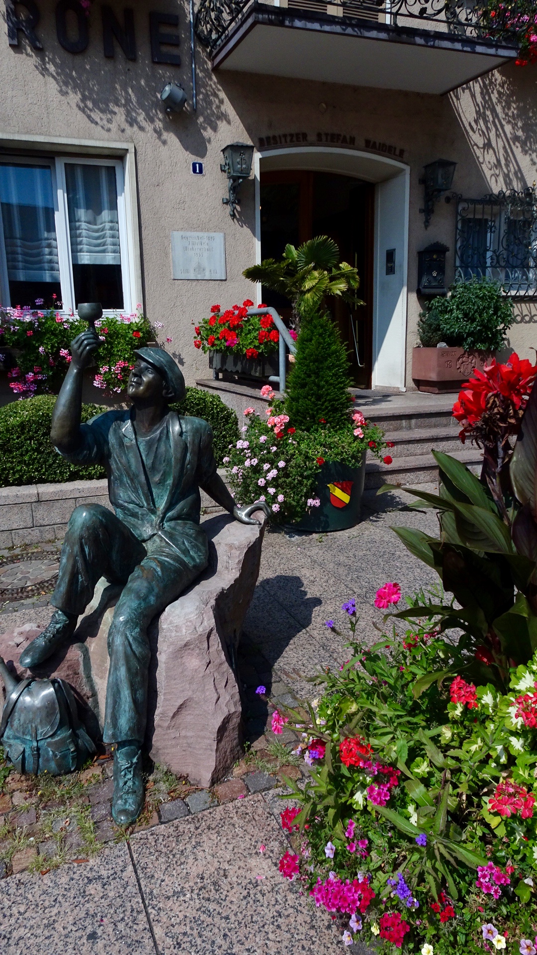 F891C982-D791-430F-BC61-E3833C846DAE