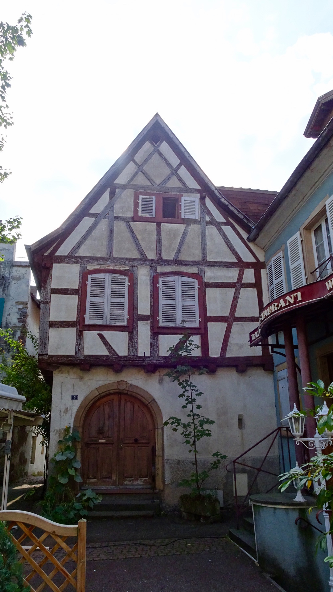 FE4F413B-4A5F-4492-AF76-5584D52C0A8F