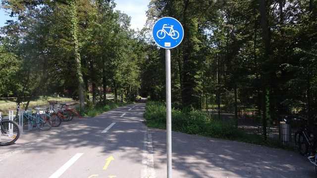 C6960FFD-26BE-41A0-B0EA-8447F5E8B72E