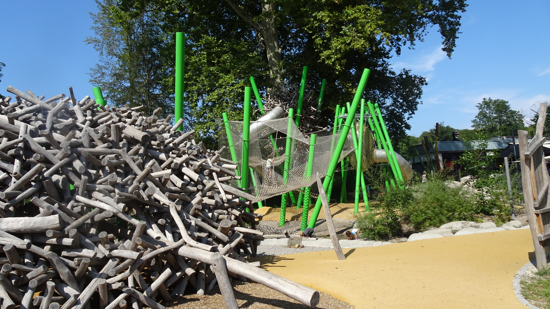 DA04B500-4DE5-4CD6-A001-95E3F2B9E2B9