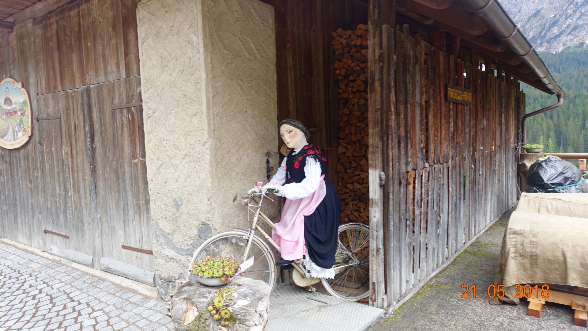 BC2C0798-E109-43B7-B90A-A0DDDADC9162