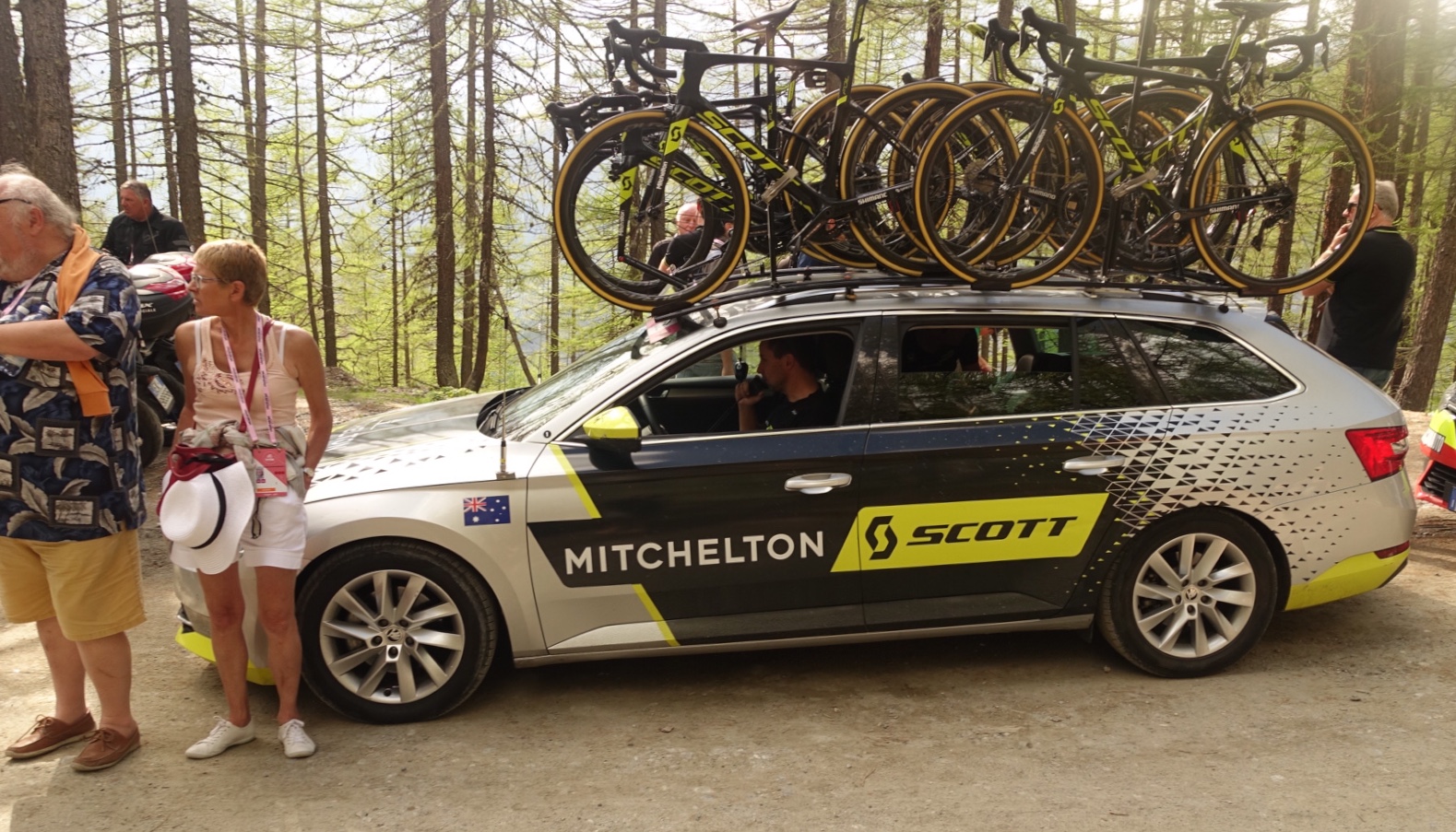 FFEB7844-06B0-4376-B742-D8393EB0B209